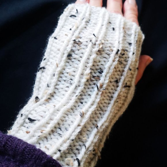 Aran Tweed HandKnit in Canada Seamless Fingerless Gloves Mitten Glovelet - Picture 1 of 5